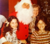 Georgia Middleman with Santa & sister, Jennifer