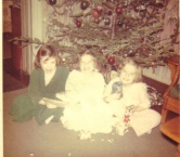 We 3 under the tree  Jr W